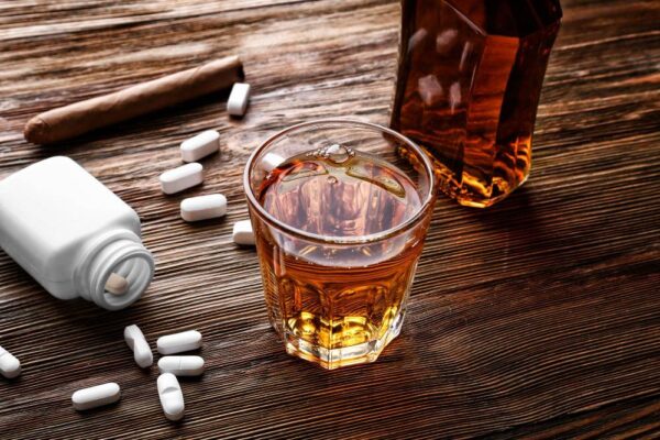 Leki przeciwbólowe a alkohol: jakie są ryzyka?